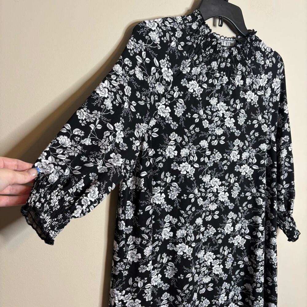 LEOTA Raelyn Floral Mock Neck Shift Dress‎ in Bouquet Black Size Small - Picture 5 of 8